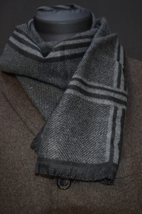 Scarf Dark-Grey striped